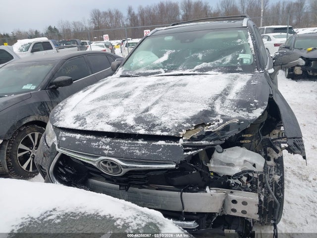 Toyota Highlander Hybrid Platinum 2025 5TDEBRCH7SS663734 Image 12
