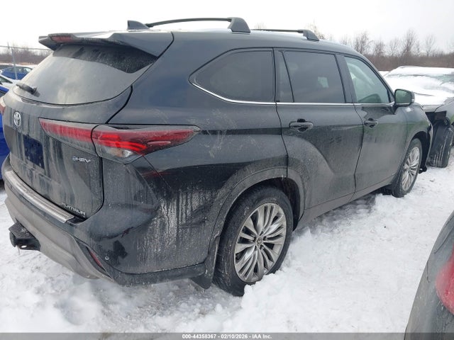 Toyota Highlander Hybrid Platinum 2025 5TDEBRCH7SS663734 Image 4