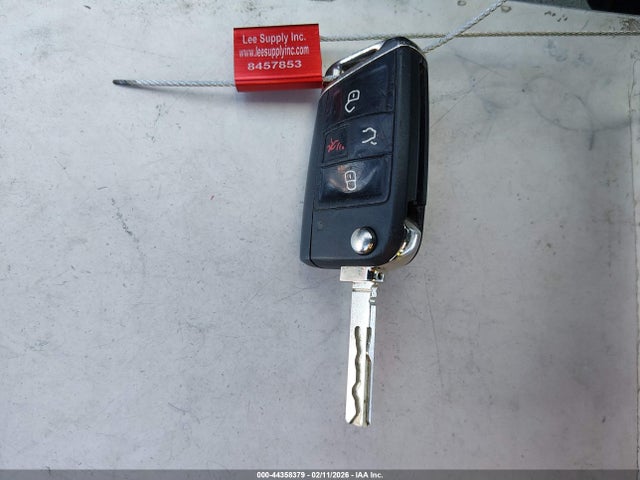 44358379 :رقم المزاد ، 3VV2B7AX7JM188491 vin ، 2018 Volkswagen Tiguan 2.0t Se/2.0t Sel مزاد بيع