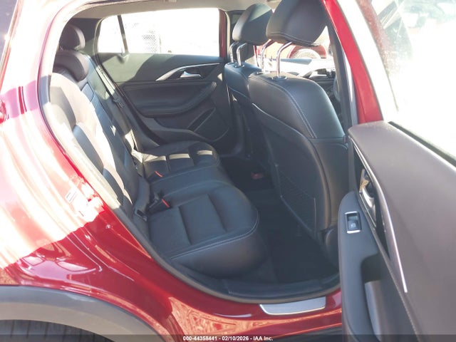 SJKCH5CR8HA026605 Infiniti Qx30 Premium