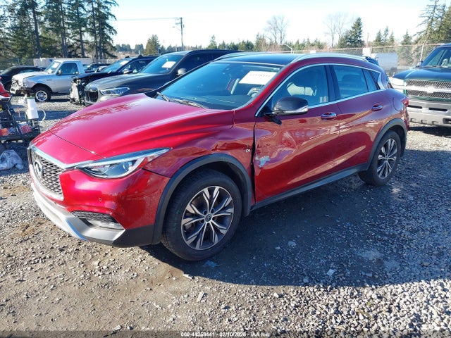 SJKCH5CR8HA026605 Infiniti Qx30 Premium