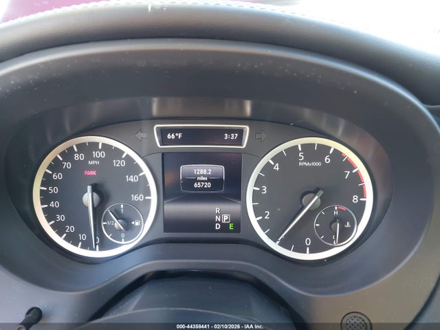 SJKCH5CR8HA026605 Infiniti Qx30 Premium