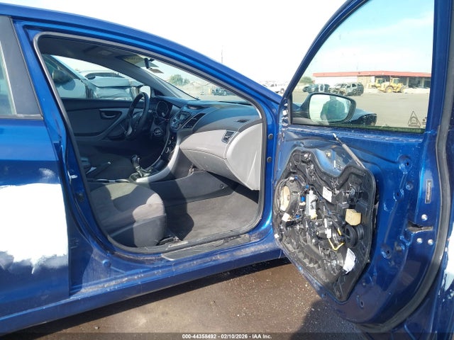 5NPDH4AE0FH586187 Hyundai ELANTRA SE