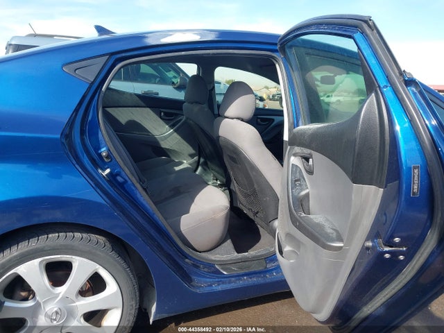 5NPDH4AE0FH586187 Hyundai ELANTRA SE
