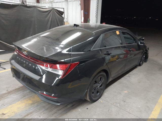 5NPLM4AG8NH079769 Hyundai ELANTRA SEL