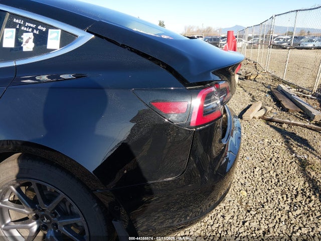 Продаж на аукціоні авто 2018 Tesla Model 3 Long Range/mid Range, vin: 5YJ3E1EA9JF098518, номер лоту: 44358574