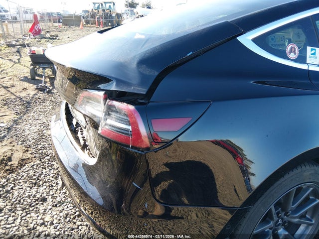 Продаж на аукціоні авто 2018 Tesla Model 3 Long Range/mid Range, vin: 5YJ3E1EA9JF098518, номер лоту: 44358574