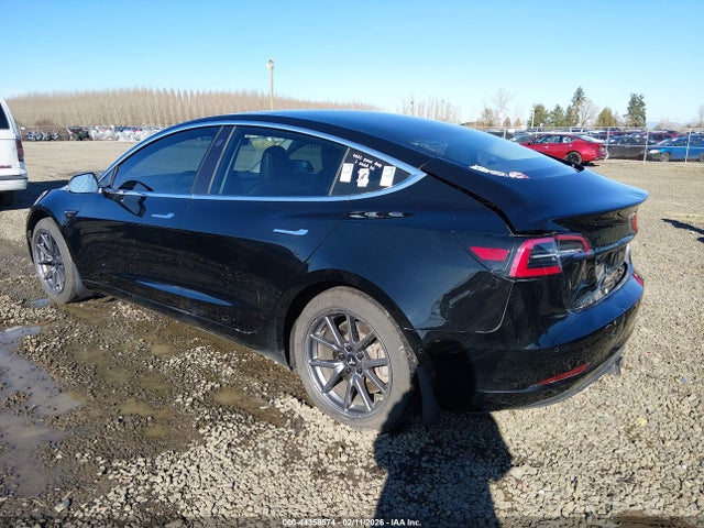 2018 TESLA MODEL 3 5YJ3E1EA9JF098518 Photo 2