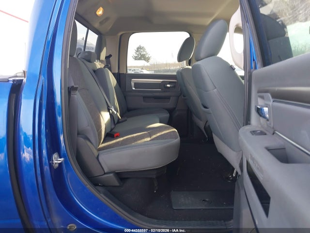 44358597 :رقم المزاد ، 1C6RR7LG7JS215466 vin ، 2018 Ram 1500 مزاد بيع