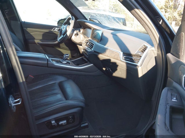 2022 BMW X5 5UXCR6C06N9J55719 Photo 4