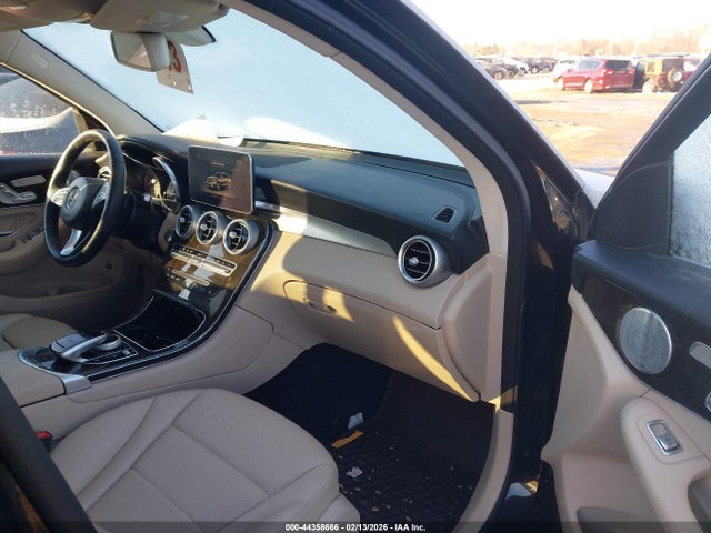 2019 MERCEDES-BENZ GLC 300 WDC0G4KB4KV118361 Photo 4