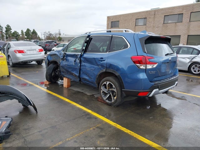 Subaru Forester Touring 2023 JF2SKARC5PH524912 Image 3