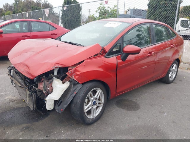 Ford FIESTA SE 2018 3FADP4BJ2JM121837 Image 2