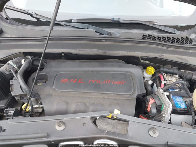ZACCJABTXGPE17623 Jeep Renegade Latitude