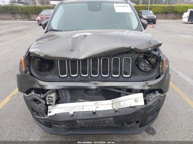 ZACCJABTXGPE17623 Jeep Renegade Latitude
