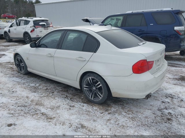 2011 BMW 328I WBAPK5C55BA659182 Photo 2