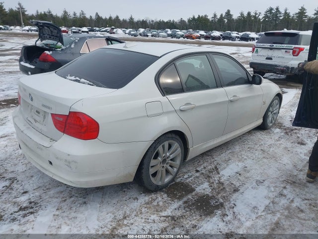 2011 BMW 328I WBAPK5C55BA659182 Photo 3