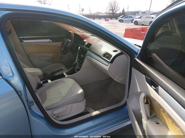 Продаж на аукціоні авто 2012 Volkswagen Passat 2.5l Se, vin: 1VWBH7A37CC089519, номер лоту: 44358823