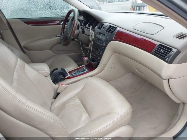 2002 LEXUS ES 300 JTHBF30G120007580 Photo 4