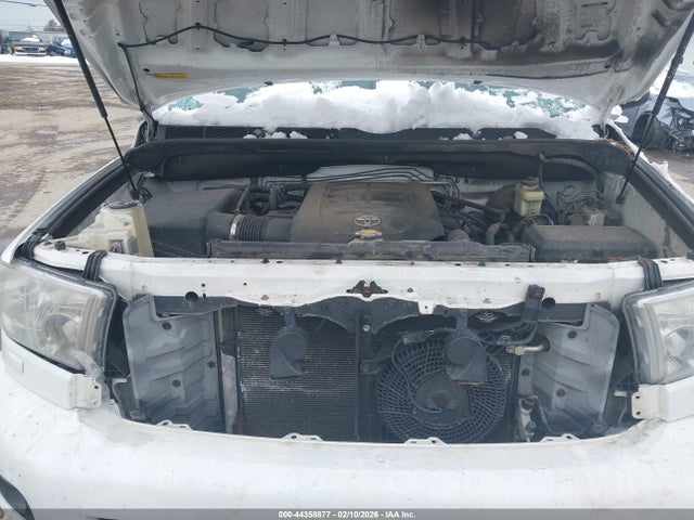 2011 TOYOTA SEQUOIA 5TDJY5G19BS051974 Photo 9