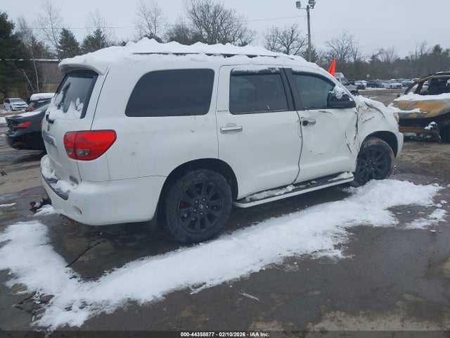 2011 TOYOTA SEQUOIA 5TDJY5G19BS051974 Photo 3