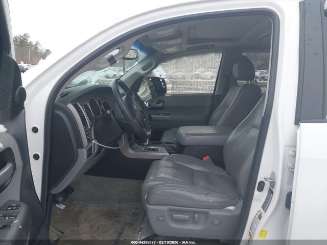 2011 TOYOTA SEQUOIA 5TDJY5G19BS051974 Photo 4