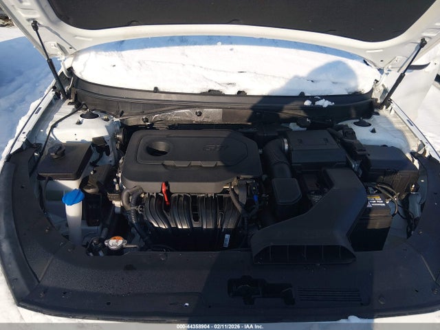 5NPE24AFXJH684389 Hyundai SONATA SE