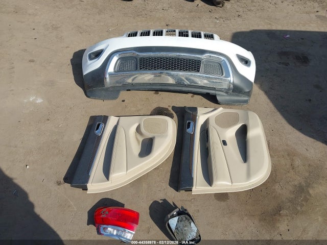 1C4RJFBG2GC441235 Jeep Grand Cherokee Limited