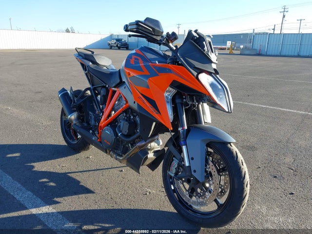 2023 KTM 1290 VBKV69401PM980374