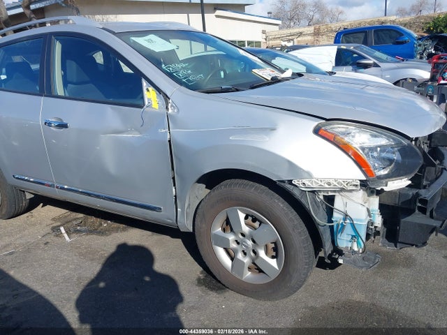 JN8AS5MT8FW155938 Nissan Rogue Select S