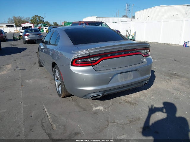 44359072 :رقم المزاد ، 2C3CDXCTXFH851988 vin ، 2015 Dodge Charger R/t مزاد بيع