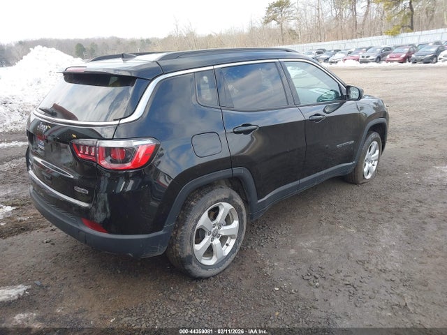2019 JEEP COMPASS 3C4NJDBB3KT768103 Photo 3