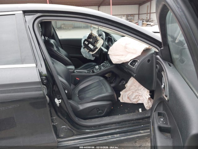 Продажа на аукционе авто 2016 Chrysler 200 C, vin: 1C3CCCCG8GN163382, номер лота: 44359166