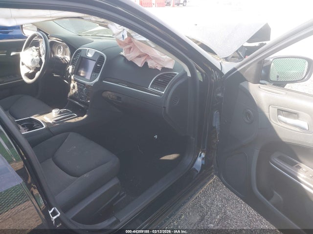 2021 CHRYSLER 300 2C3CCAAG6MH572203 Photo 4