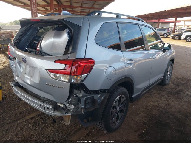 Subaru Forester Premium 2023 JF2SKAECXPH543221 Image 4