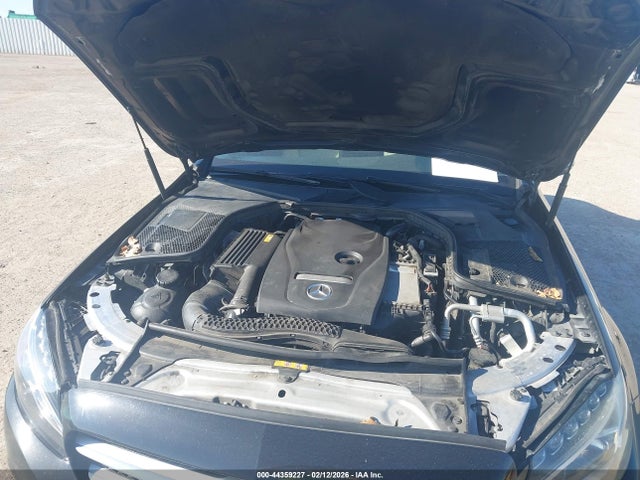 44359227 :رقم المزاد ، 55SWF4JB7HU219632 vin ، 2017 Mercedes-benz C 300 مزاد بيع