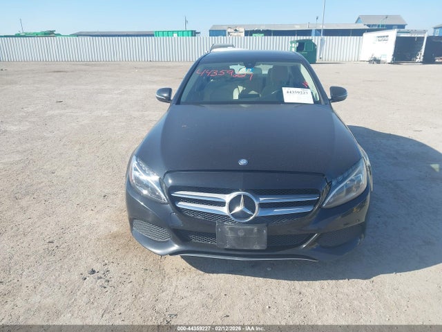 44359227 :رقم المزاد ، 55SWF4JB7HU219632 vin ، 2017 Mercedes-benz C 300 مزاد بيع