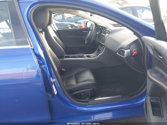 2017 JAGUAR XE SAJAK4BVXHA963932 Photo 4