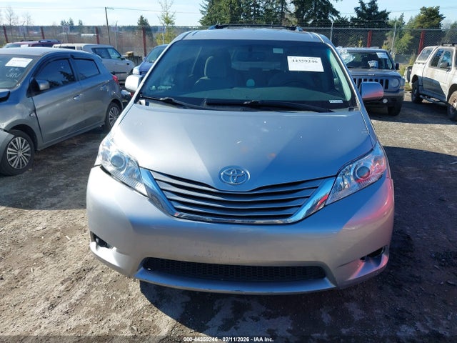 5TDKK3DC9FS608517 Toyota Sienna Le 8 Passenger