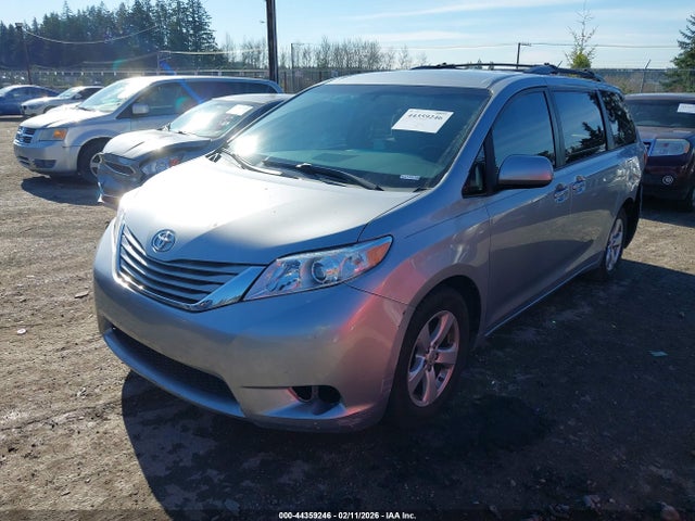 5TDKK3DC9FS608517 Toyota Sienna Le 8 Passenger