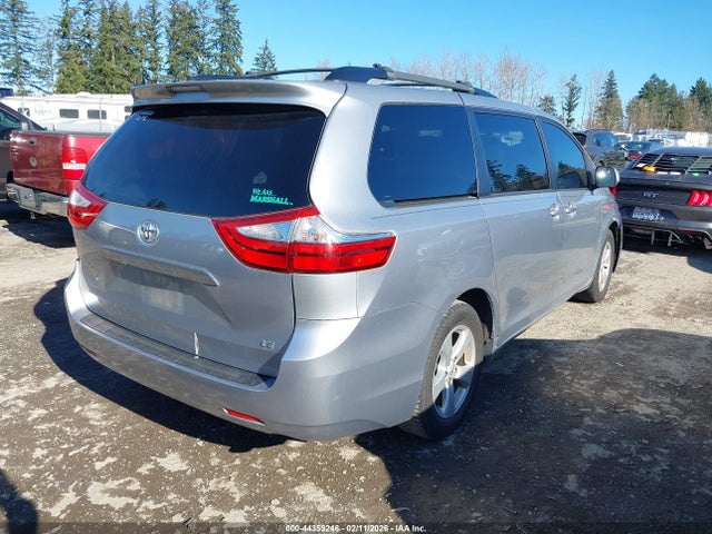 5TDKK3DC9FS608517 Toyota Sienna Le 8 Passenger