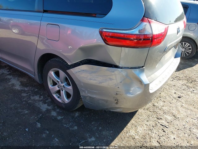 5TDKK3DC9FS608517 Toyota Sienna Le 8 Passenger