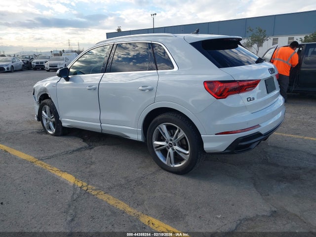 2021 AUDI Q3 WA1EECF34M1133039 Photo 2