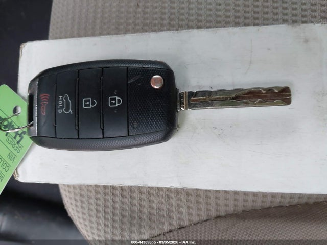 5XYKT3A68EG426279 KIA SORENTO LX