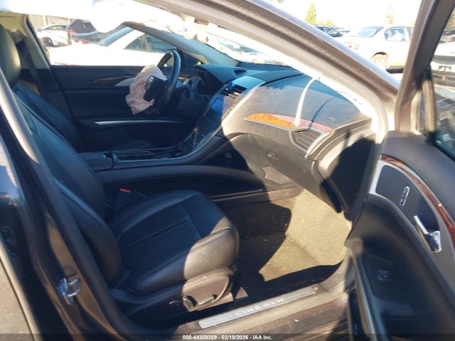 3LN6L2G98GR621588 Lincoln MKZ