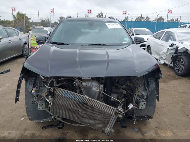 3GKALPEV4KL375327 GMC Terrain Slt