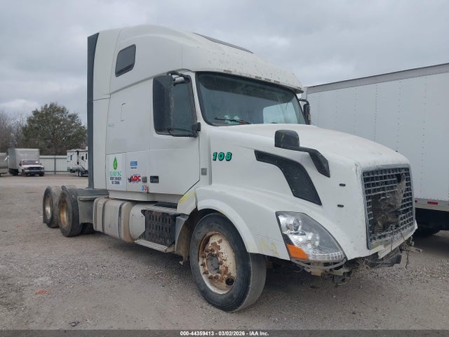 44359413 :رقم المزاد ، 4V4N99EH8GN925934 vin ، 2016 Volvo Vn Vnl مزاد بيع