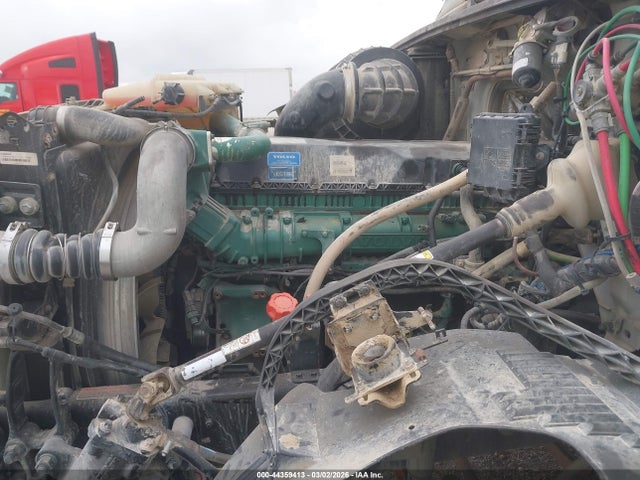 44359413 :رقم المزاد ، 4V4N99EH8GN925934 vin ، 2016 Volvo Vn Vnl مزاد بيع