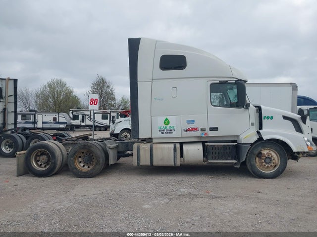 44359413 :رقم المزاد ، 4V4N99EH8GN925934 vin ، 2016 Volvo Vn Vnl مزاد بيع