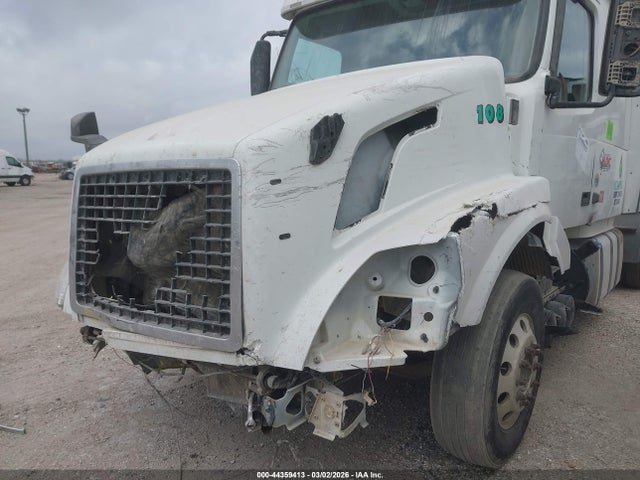 44359413 :رقم المزاد ، 4V4N99EH8GN925934 vin ، 2016 Volvo Vn Vnl مزاد بيع